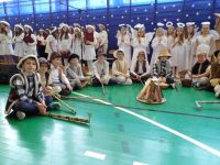 Uczniowie występują na Jasełkach