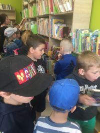 Klasa IB w bibliotece gminnej