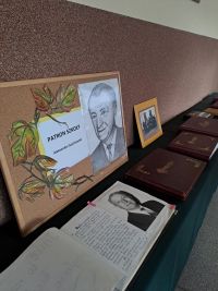Gazetka i wystawka o Patronie