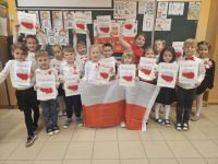 Przedszkolaki obchodzą Święto Niepodległości